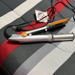 1” INSTYLER hair straightener